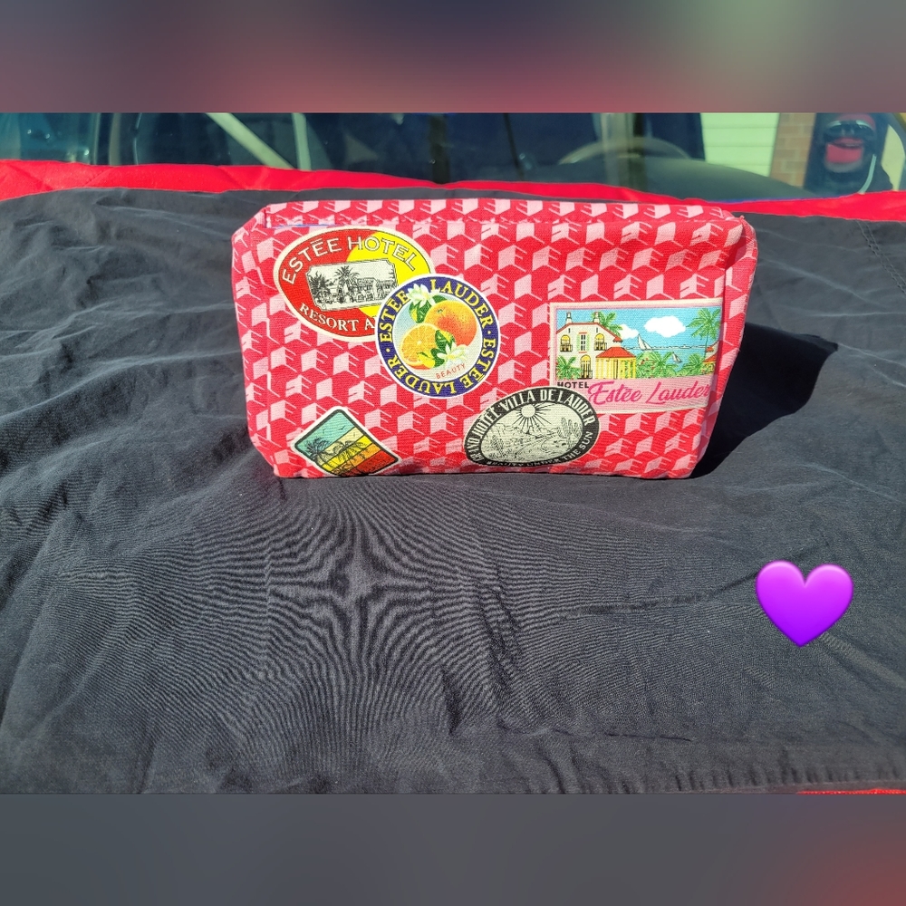 Este Lauder's pink makeup bag